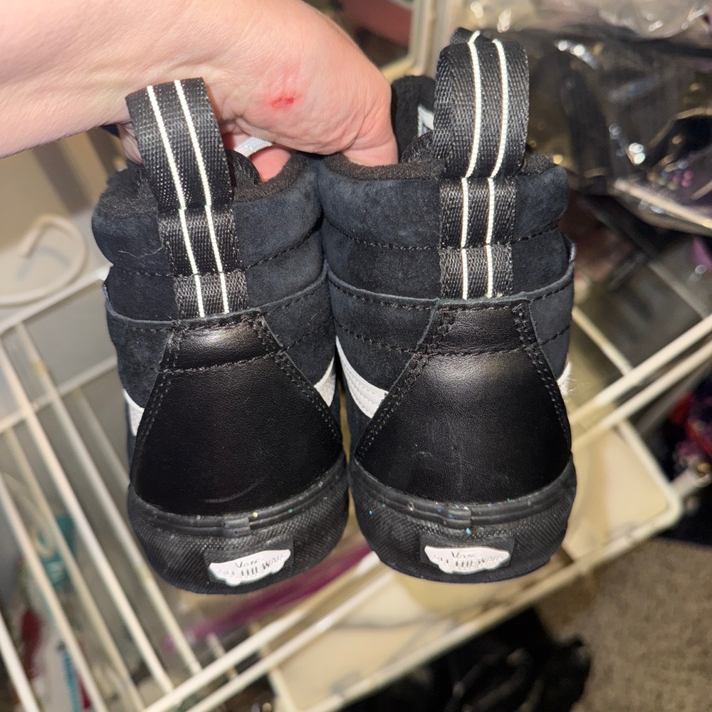 Vans Sk8 Hi MTE all weather women’s 9.5 black white sneakers - Picture 6 of 8